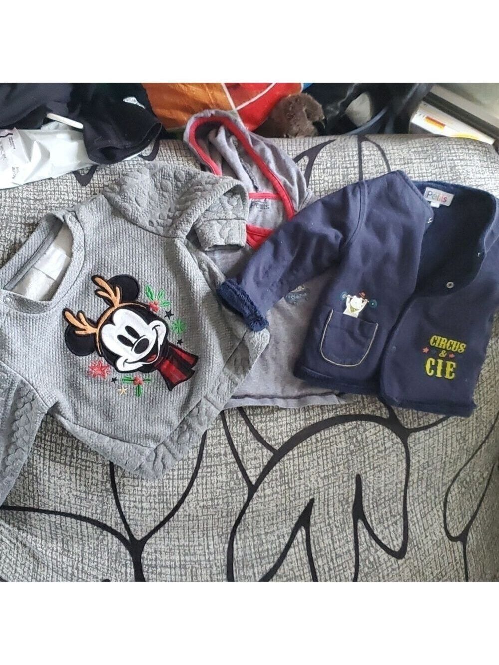 Lot of sweaters size 12 months